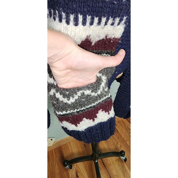 Vintage Ecuador Handmade Chunky Cable Knit Sweater - Picture 8 of 15